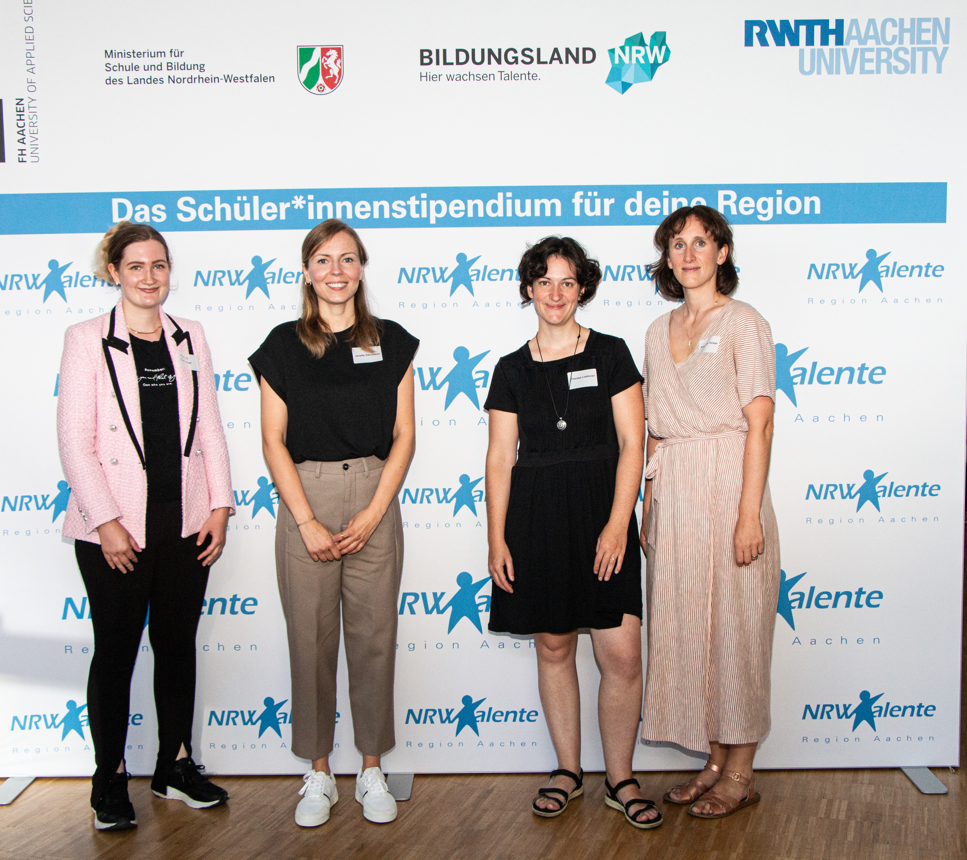 Faye Dollase, Janette Zakrzewski, Theresa Linkhorst und Anna-Rika Förster (v.l.n.r.). Foto: FH Aachen | Nina E. Schreyer